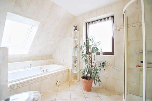 Badezimmer im DG - 