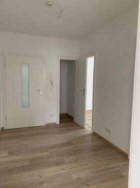 Flur + Abstellraum - 4 Zimmer Etagenwohnung in Wilhelmshaven / Heppens