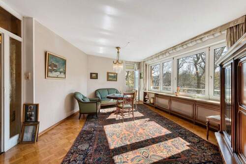 Wohnen von rechts - 3 Zimmer Etagenwohnung zum Kaufen in Stuttgart