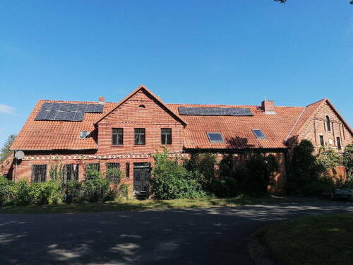 Südseite Front - Immobilie großzügiges Haus im Wendland
