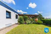 Blick zum Carport - 