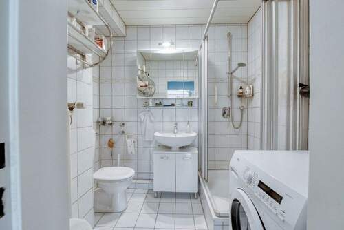 Bad mit Dusche & WM - 