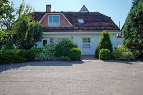 Hauseingang - 6 Zimmer Einfamilienhaus in Schönberg