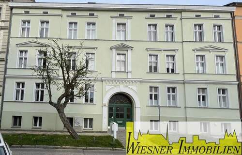 Straßenansicht - Gelegenheit - freistehende, sanierte ETW in Gründerzeithaus