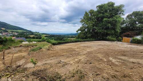 Baugrundstück geräumt - am Landschaftsschutzgebiet - 