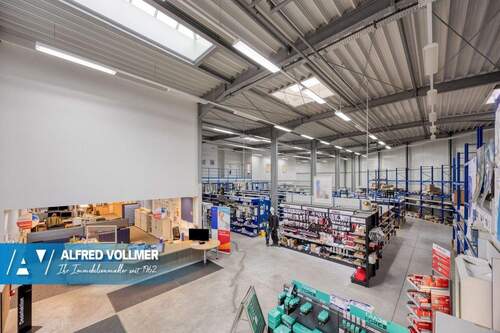 Eingangsbereich - Halle in Solingen zum Kaufen
