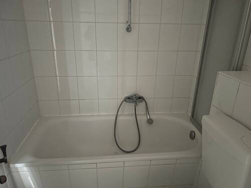 Bad 02.JPG - 2 Zimmer Etagenwohnung in Berlin