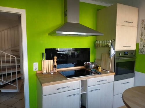 W1 Kueche Herd.jpg - Etagenwohnung mit 84,00 m² in Ingolstadt zur Miete