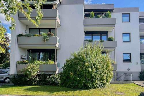 Haus_außen_2 - 2 Zimmer Etagenwohnung zum Kaufen in Bad Oldesloe