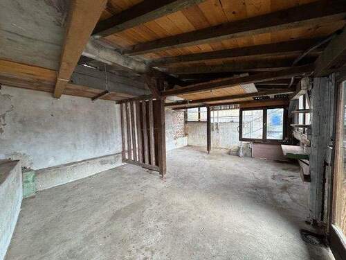 Lagerraum auf der Rückseite des Grundstückes - 