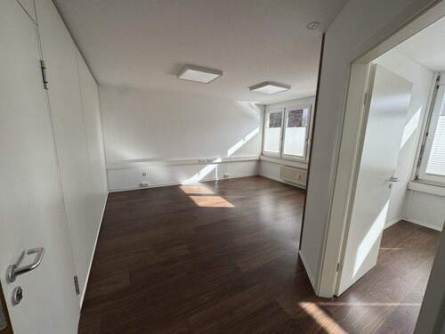 IMG_7744 - Oberkirch zentral am Marktplatz. Moderne, helle Büroräume zu vermieten