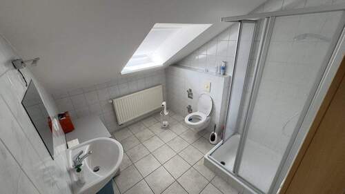 Gewerbe - Büro 2 im OG links - 