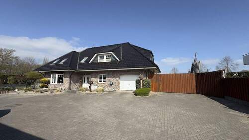 EFH - Ansicht 2 - 4 Zimmer Einfamilienhaus in Henstedt-Ulzburg