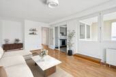 Digitales Staging Wohnzimmer - Smarte 2-Zimmer-Wohnung - Frisch renoviert und mit Loggia