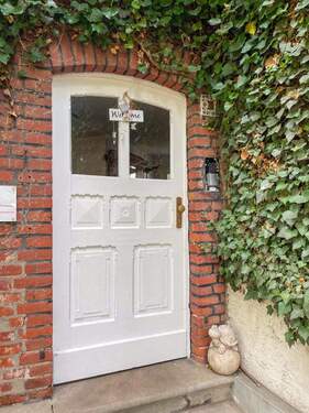 Eingangsansicht Haupthaus - 1 Zimmer Mehrfamilienhaus, Wohnhaus zum Kaufen in Rietberg