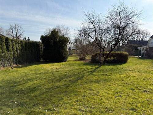 Blick aus dem Garten zum Haus - 1.343 qm großes Baugrundstück in Top-Lage von Lemsahl-Mellingstedt zu verkaufen.