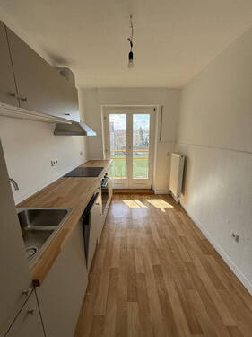 Küche mit Balkon - 4 Zimmer Etagenwohnung zur Miete in Nürnberg