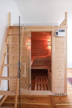 Sauna - 3 Zimmer Etagenwohnung in Berlin