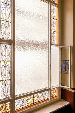 Bleiverglaste Fenster im Treppenhaus - 