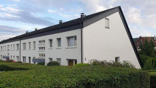 Wohnanlage, Ansicht Eingang - Eigentumswohnung in Iserlohn-Zentrum mit Garten - ca. 68 m²