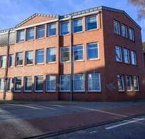 Zentrale Innenstadtlage, eigene Parkplätze: Bürohaus mit 900 m² Nutzfläche auf 3 Etagen - Leer (Ostfriesland)