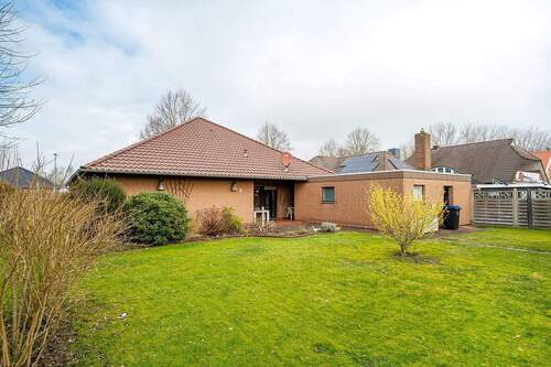 Außenansicht - 6 Zimmer Bungalow in Moormerland