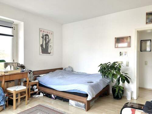 Wohnzimmer - 2 Zimmer Etagenwohnung in Augsburg