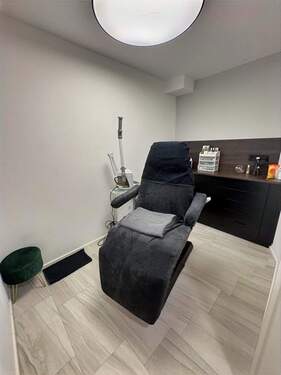 Ladenfläche rechts - 