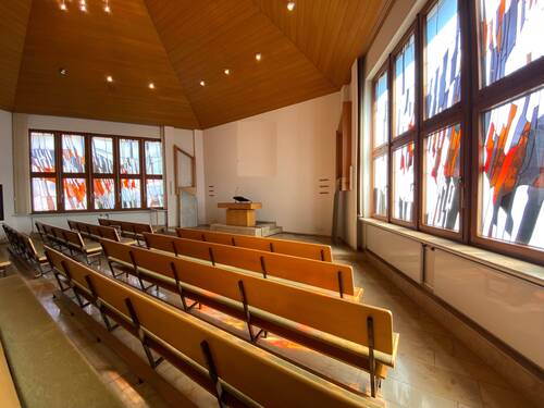 Kirchensaal Bild 2.JPG - 