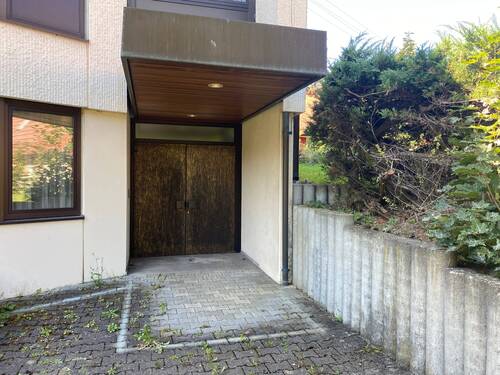Eingang.JPG - 5 Zimmer Mehrfamilienhaus, Wohnhaus in Mössingen