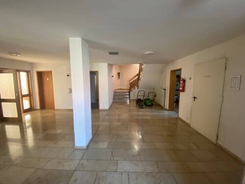 Eingangsbereich.JPG - Mehrfamilienhaus, Wohnhaus mit 318,00 m² in Mössingen zum Kaufen