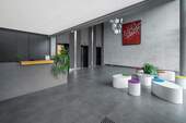 Eingangsbereich mit Concierge - 