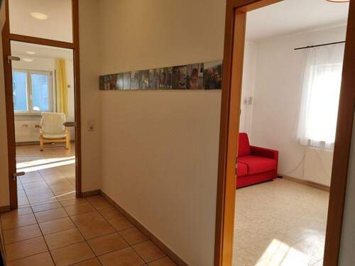 Flur Blick zum Arbeitszimmer - 