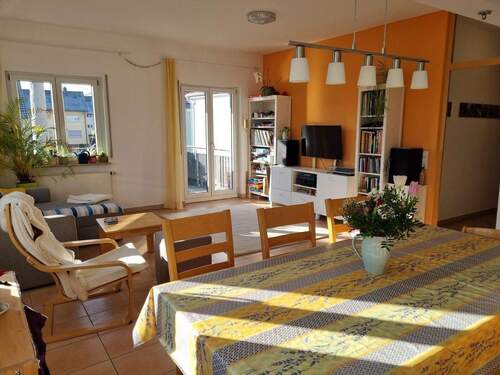 Wohn- und Esszimmer - Helle 4-Zimmer-Wohnung in Aldingen Top-Lage mit gr. Südbalkon provisionsfrei