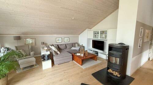 Wohnbereich mit Ofen - 