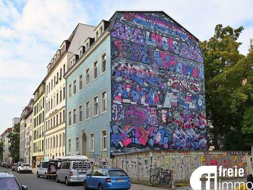 Giebelseite - 1 Zimmer Mehrfamilienhaus, Wohnhaus in Dresden