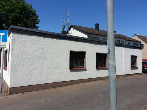 Grundstück uneinsehbar - Mehrfamilienhaus, Wohnhaus in Köln