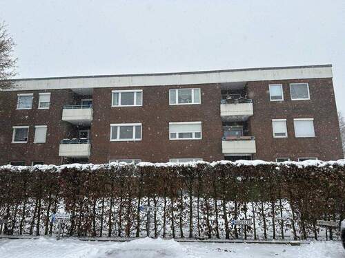 Außenansicht hinten - 4 Zimmer Etagenwohnung zur Miete in Wilhelmshaven