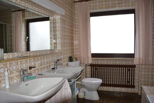 gleich zwei Waschbecken - 