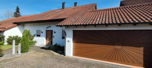 Doppelgarage - 8 Zimmer Mehrfamilienhaus, Wohnhaus zur Miete in Friedrichshafen
