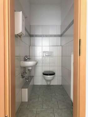 WC - 