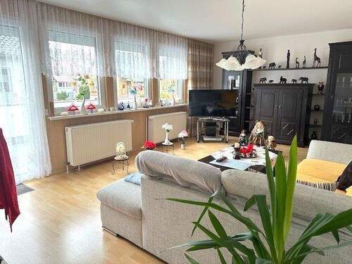 Wohnzimmer - 5 Zimmer Einfamilienhaus zum Kaufen in Bützow