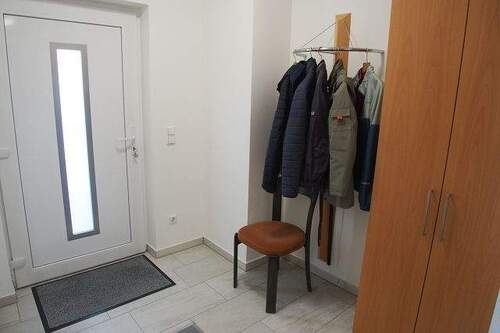 Garderobe - Etagenwohnung mit 104,00 m&sup2; in Hohenwarth zum Kaufen