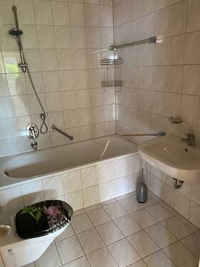 Badezimmer im UG - 