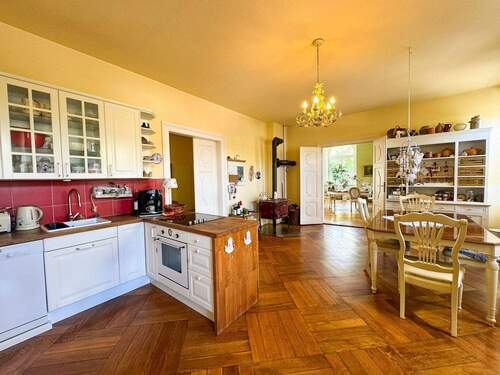 Helle Wohnküche mit Essbereich - Mehrfamilienhaus, Wohnhaus mit 586,00 m&sup2; in Wurzen zum Kaufen