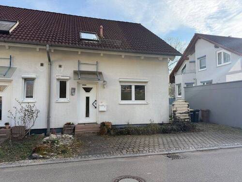 Hausvorderansicht - 5 Zimmer Doppelhaushälfte zum Kaufen in Aichtal