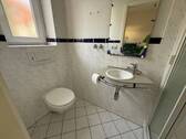 Gäste-WC mit Dusche - 