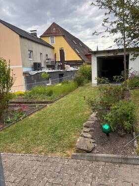 Blick auf Garage - 