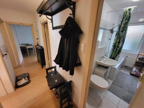 Flur - Etagenwohnung mit 64,30 m&sup2; in Lübeck zur Miete