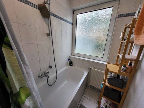 Duschbad/WC mit Fenster - 